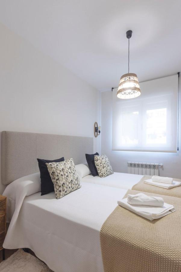 El Piso De Pilar Apartman Llanes Kültér fotó